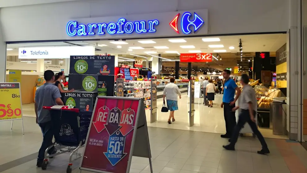 Hipermercado Carrefour en el Centro Comercial Los llanos