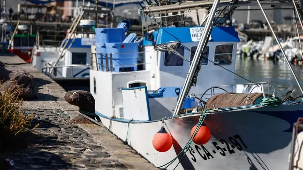 Pescadores andaluces recibir&aacute;n compensaciones por sus paradas temporales