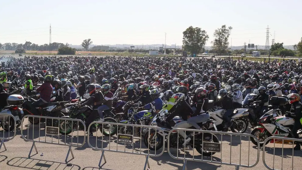 Salida de la caravana motera en Jerez