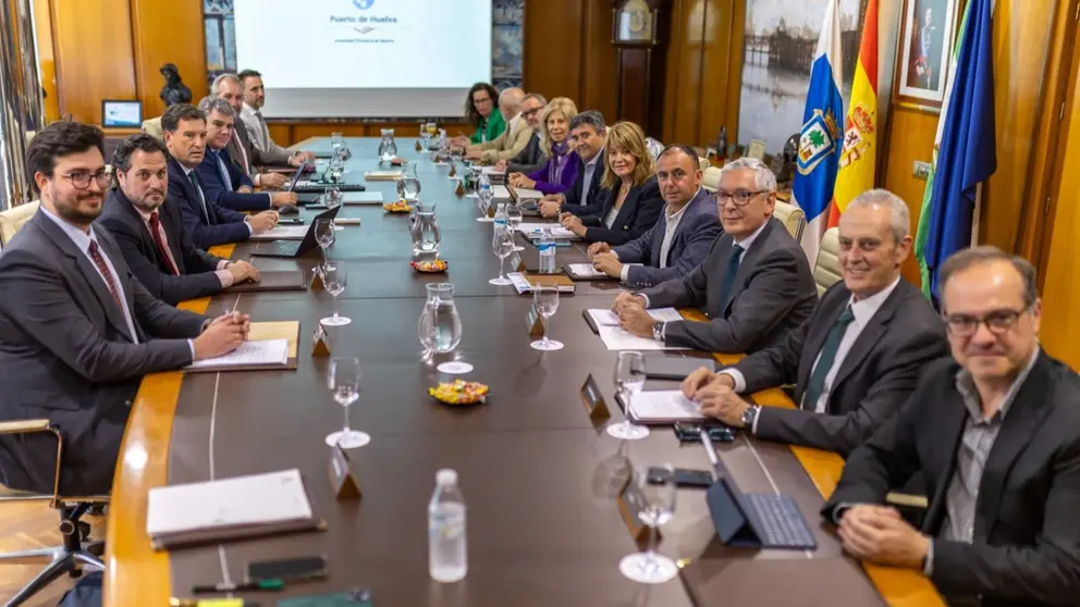 Reuni&oacute;n del Consejo de Administraci&oacute;n del Puerto de Huelva (1)
