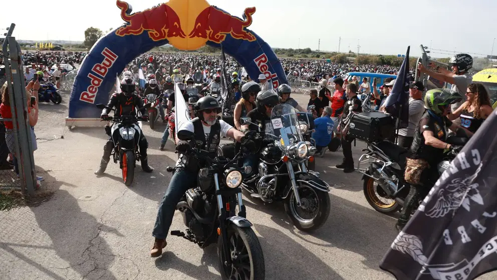 Salida de la caravana motera en Jerez | Cristo Garc&iacute;a
