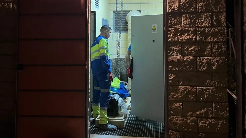 Operarios trabajando en Los Villares