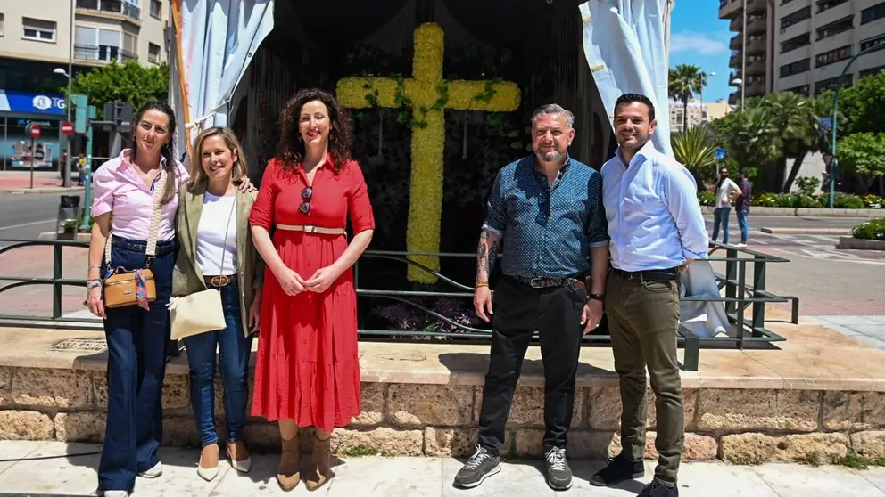 Tradici&oacute;n y buen ambiente se dan la mano en las cruces de mayo de Almer&iacute;a