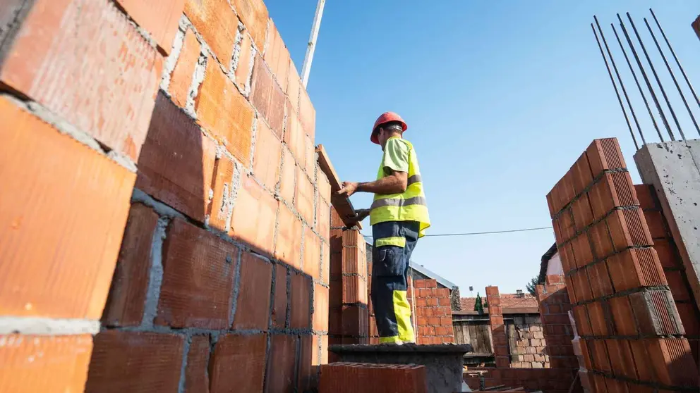 Un trabajador en una obra