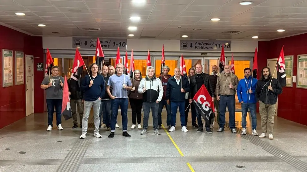 CGT en la estaci&oacute;n de autob&uacute;s de Jerez