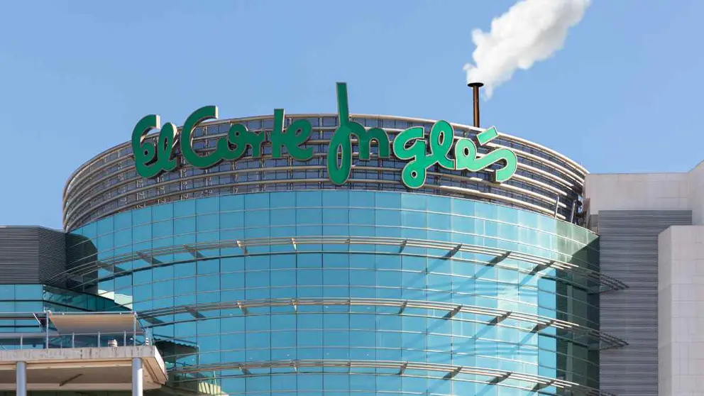 Recreaci&oacute;n de Fumata Blanca en El Corte Ingl&eacute;s