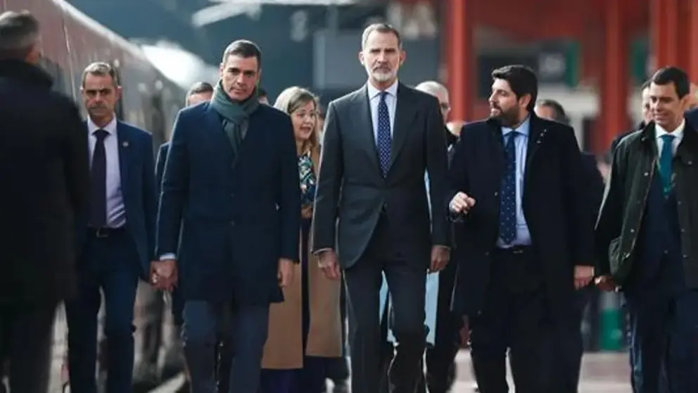 Pedro S&aacute;nchez, junto al rey Felipe VI en una imagen de archivo