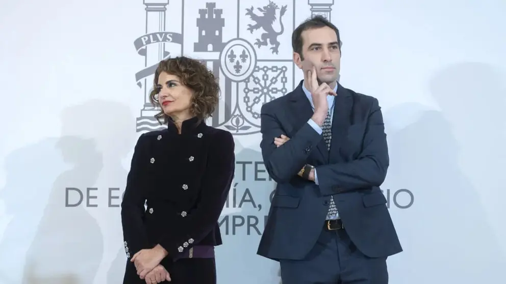 Carlos Cuerpo, ministro de Econom&iacute;a, empieza a ganarle terreno a Montero en las negociaciones con Junts