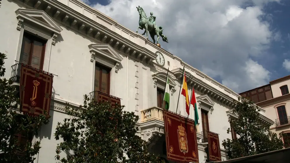 Imagen de la fachada del Ayuntamiento de Granada (1)