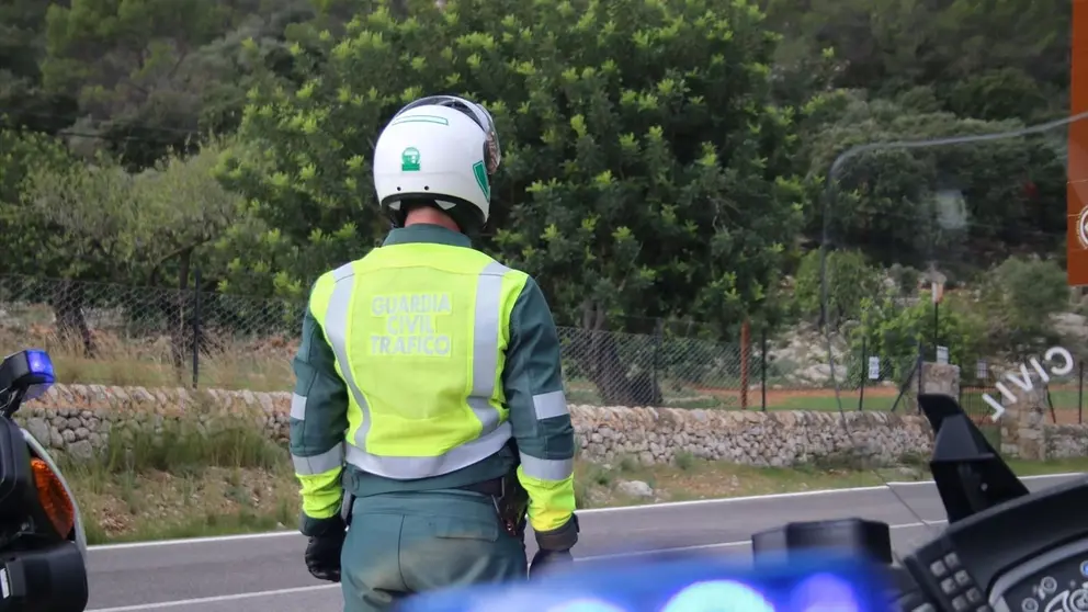 Un guardia civil de tr&aacute;fico, en una imagen de archivo (3)