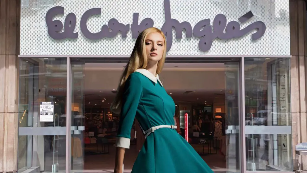 Una mujer a la moda con ropa de El Corte Ingl&eacute;s