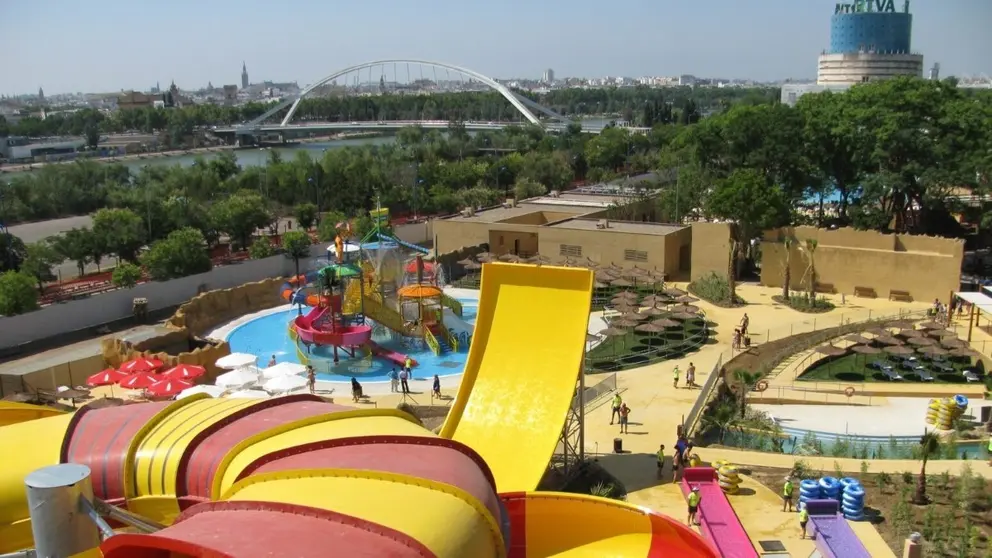 Vista panor&aacute;mica de la zona acu&aacute;tica de Isla M&aacute;gica