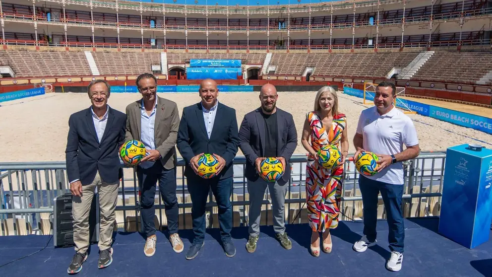 Acto de presentaci&oacute;n del Euro Beach Soccer League 2025 en El Puerto de Santa Mar&iacute;a