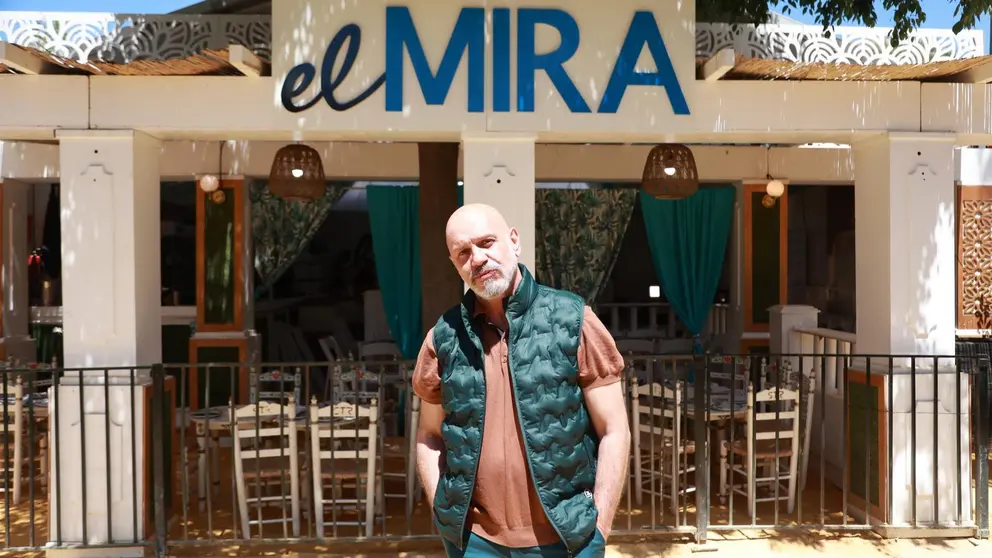 Charly Rodriguez, frente a la caseta de El MIRA