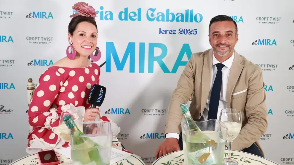 Jos&eacute; Antonio D&iacute;az junto a Estefan&iacute;a Jaime en la caseta de El MIRA | Cristo Garc&iacute;a