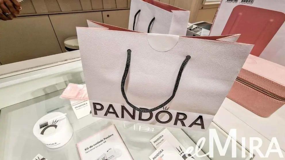 Pandora en Centro Comercial Lagoh de Sevilla - El MIRA