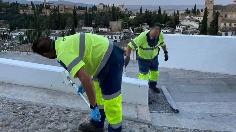 Limpieza de pintadas vand&aacute;licas en Granada