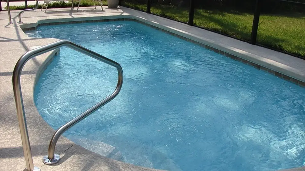 Imagen de archivo de una piscina (