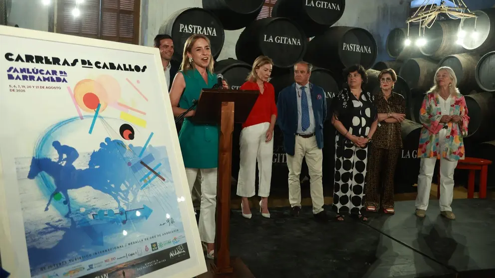 Almudena Mart&iacute;nez ha confirmado la aportaci&oacute;n de la Diputaci&oacute;n a las Carreras de Caballos de Sanl&uacute;car | Cristo Garc&iacute;a