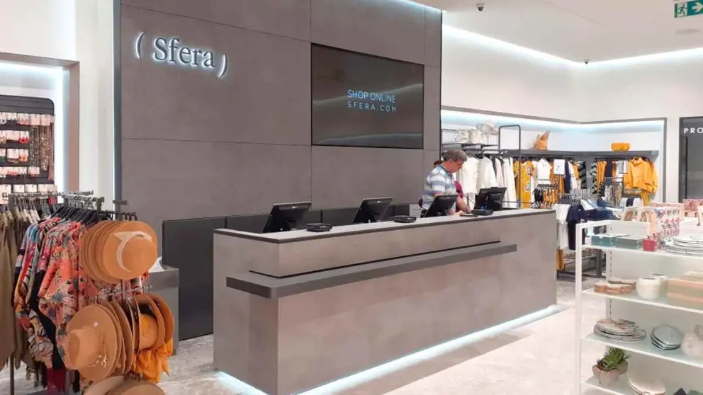 Tienda Sfera en el Centro Comercial El Mirador
