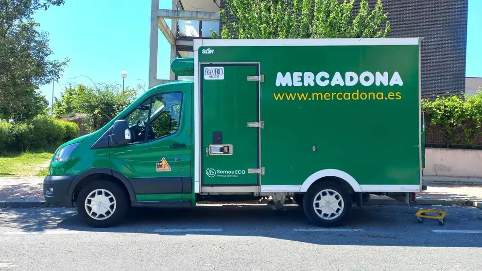 Cami&oacute;n de reparto de Mercadona