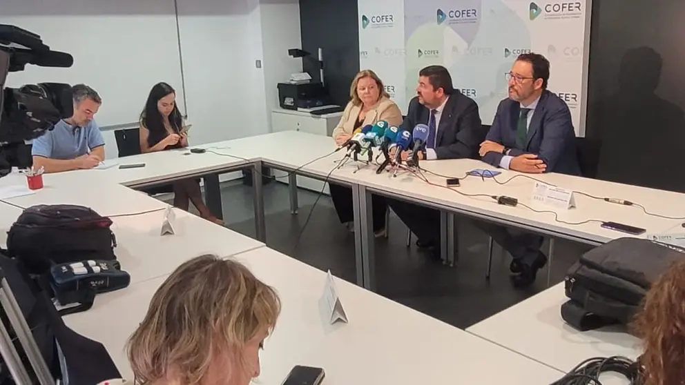 Imagen del encuentro celebrado en Ferrol donde ha estado representada la Confederaci&oacute;n de Empresarios de C&aacute;diz