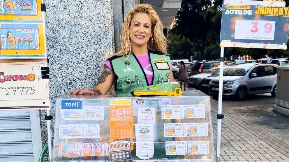 Laura Vi&ntilde;olo, vendedora de la ONCE 