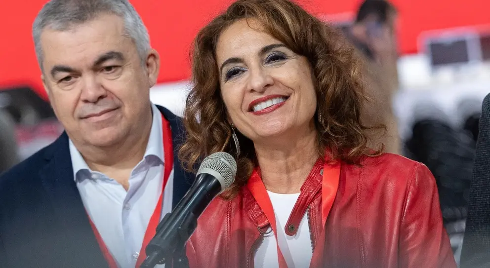 Montero, en una imagen de archivo junto a Santos Cerd&aacute;n