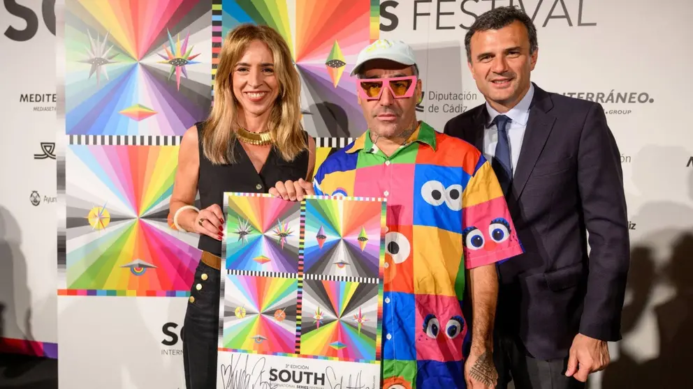 Almudena Mart&iacute;nez, Bruno Garc&iacute;a y Okuda San Miguel en la presentaci&oacute;n de South