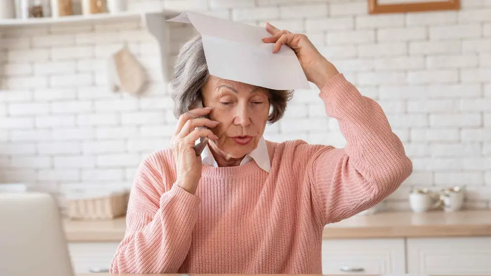Una pensionista preocupada por el estado de su pensi&oacute;n