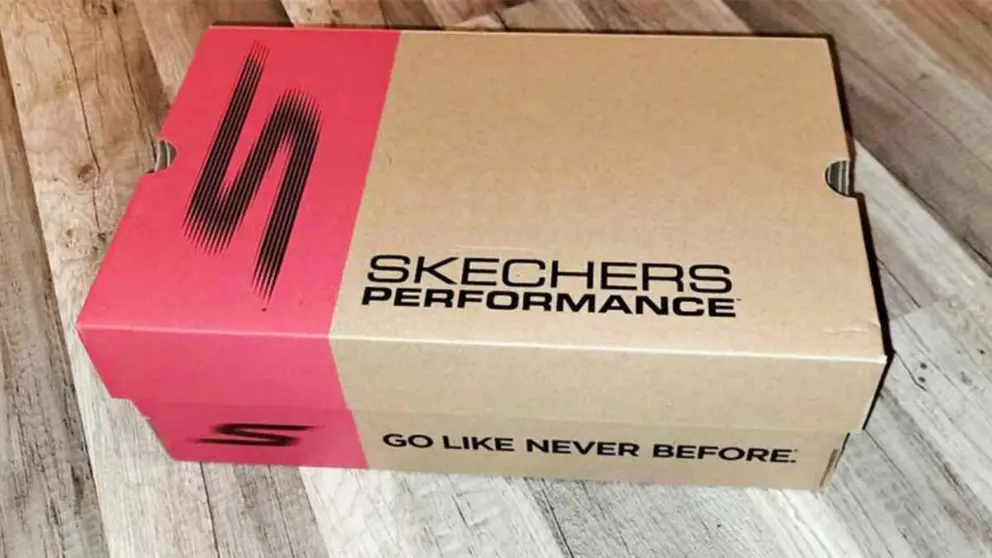 Caja de zapatillas Skechers