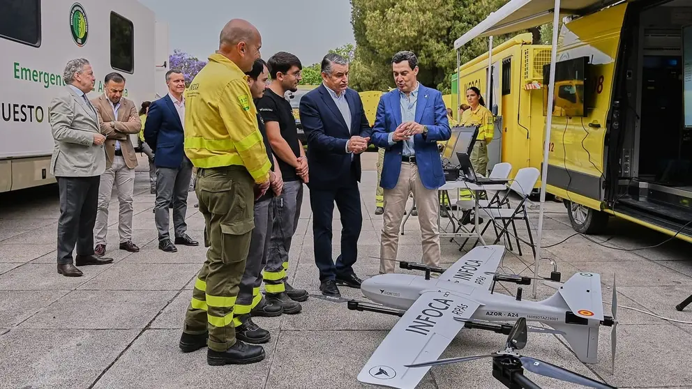 Antonio Sanz, junto a Juanma Moreno, en la presentaci&oacute;n del Plan Infoca 2025 | Salvador L&oacute;pez Medina
