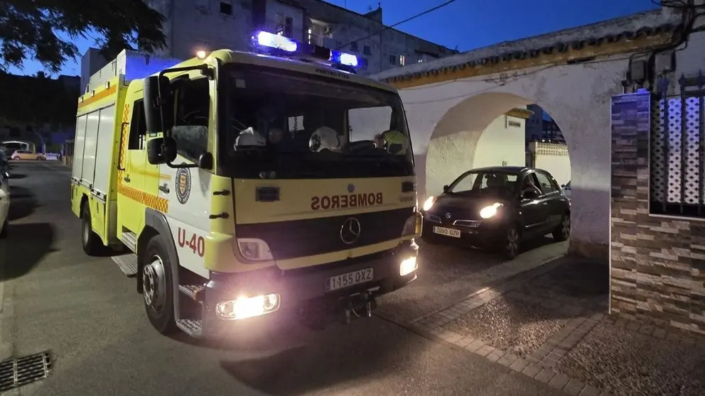 Los bomberos en la barriada de La Plata