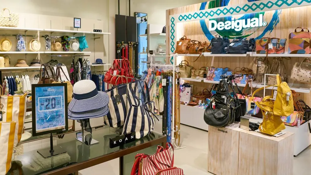 Tienda Desigual - Temporada de verano