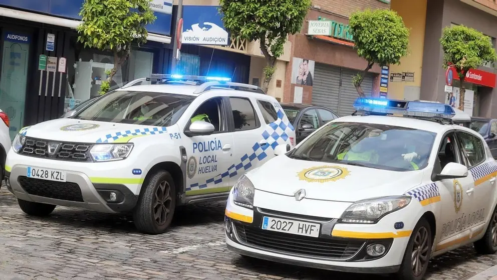 Veh&iacute;culos de la polic&iacute;a local de Huelva