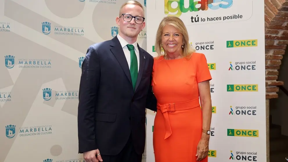 &Aacute;ngeles Mu&ntilde;oz, alcaldesa de Marbella, a la derecha de la imagen