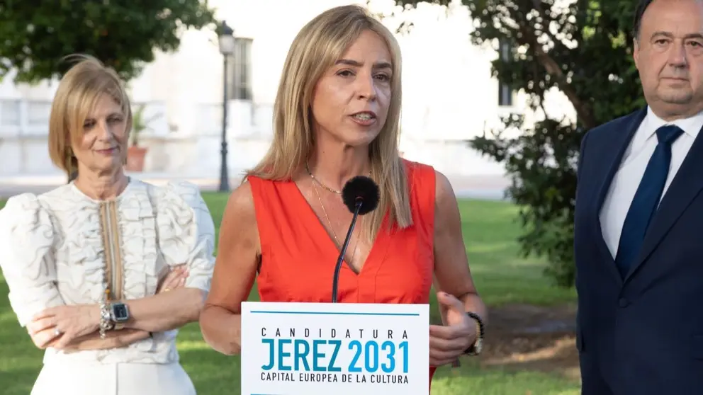 Almudena Mart&iacute;nez, presidenta de la Diputaci&oacute;n de C&aacute;diz | Cristo Garc&iacute;a