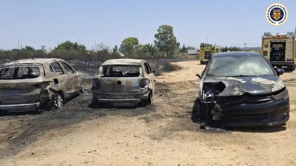 Coches calcinados en Pozoalbero