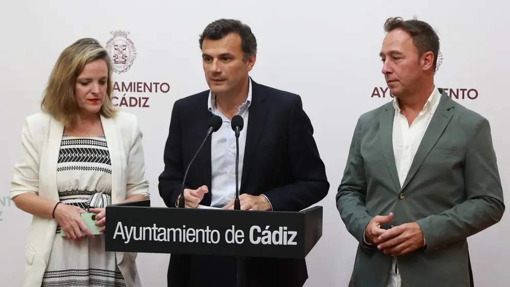 Bruno Garc&iacute;a, junto a Maite Gonz&aacute;lez y Jos&eacute; Manuel Cossi | Cristo Garc&iacute;a