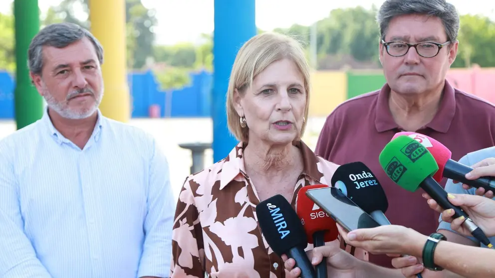 Garc&iacute;a-Pelayo durante la visita al CEIP San Vicente de Pa&uacute;l | Cristo Garc&iacute;a