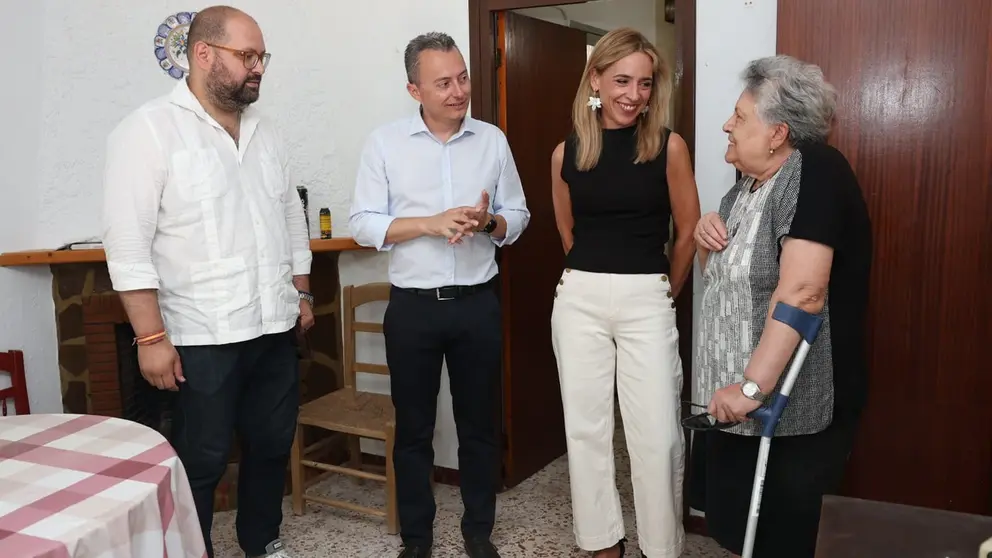 La presidenta Almudena Mart&iacute;nez ha realizado una visita a Zahara de la Sierra