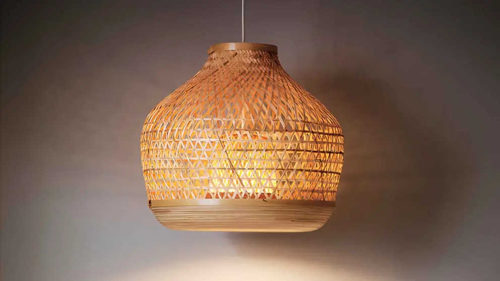 L&aacute;mpara de techo de bamb&uacute; de la serie MISTERHULT de Ikea