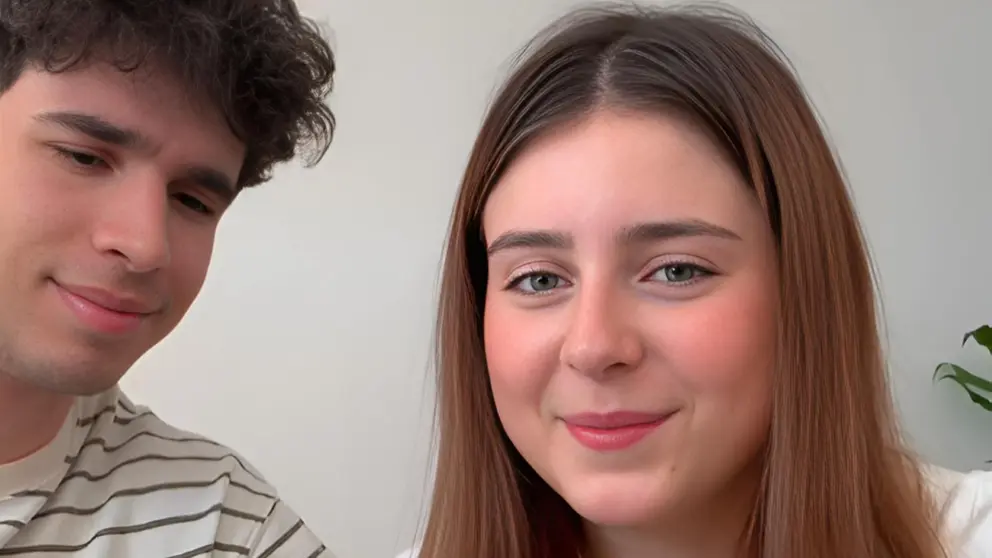 RoRo Bueno y su pareja Pablo escuchan atentamente las confesiones de sus seguidores