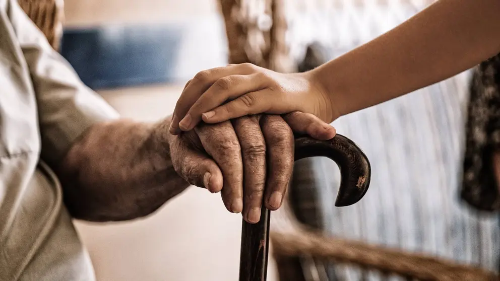 Polic&iacute;a Nacional extrema precauciones en la atenci&oacute;n a personas mayores en Jerez