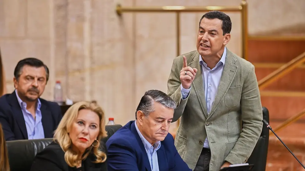 Juanma Moreno ha lamentado que los grupos de izquierda est&eacute;n convirtiendo el Parlamento andaluz en "una batalla campal" | Salvador L&oacute;pez Medina