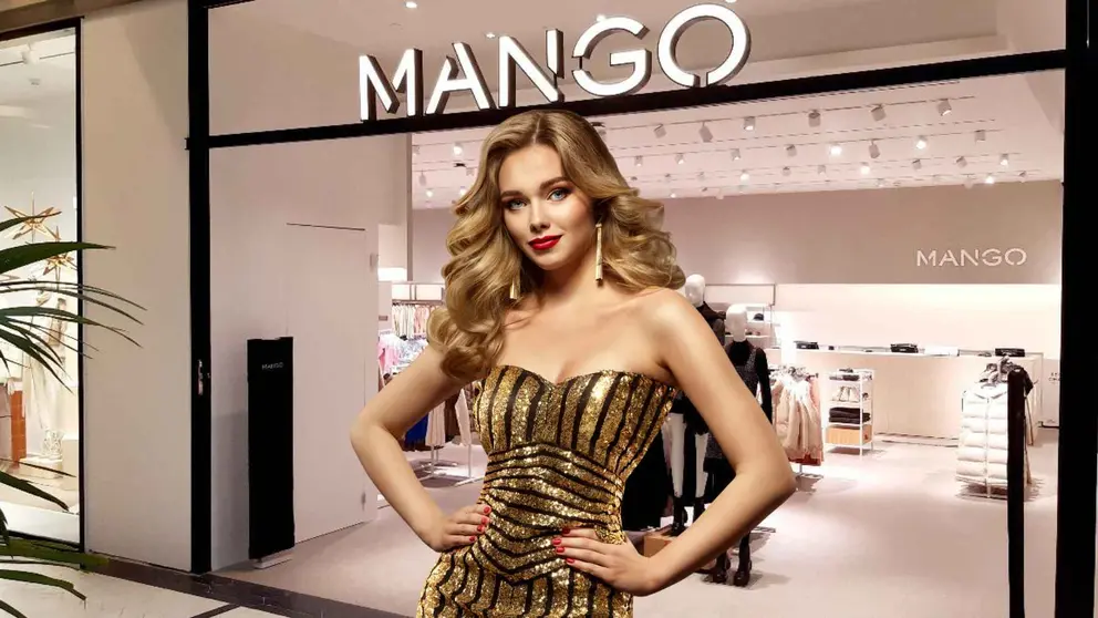 Una mujer a la moda en una tienda de Mango