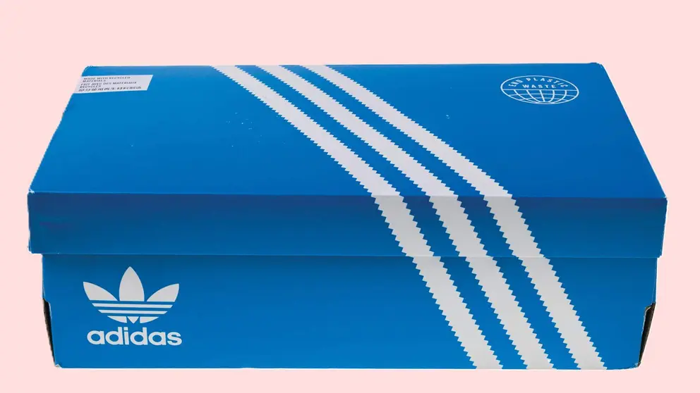 Caja de zapatillas Adidas