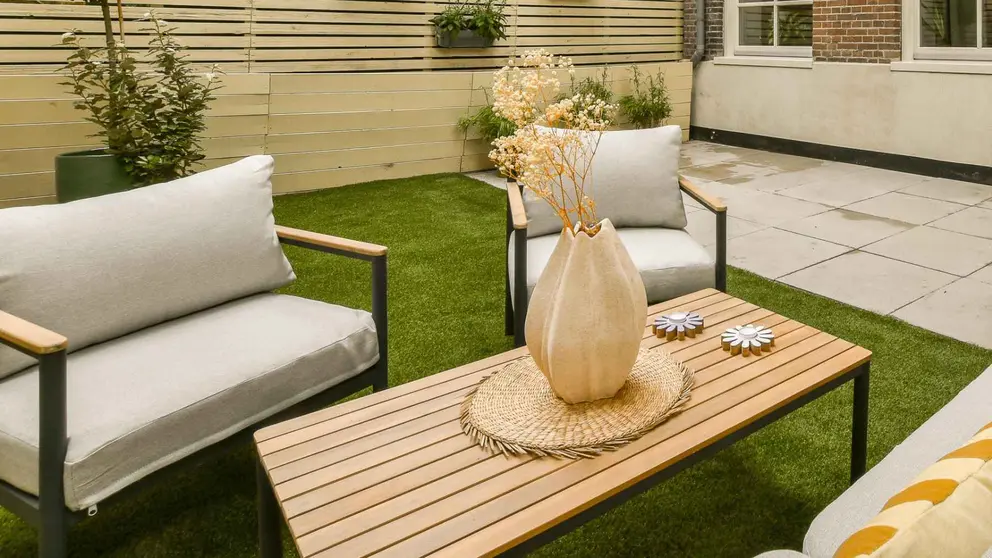 C&eacute;sped artificial Itthon CA21024 2x4 metros de Leroy Merlin