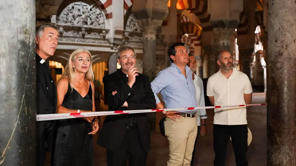 Patricia del Pozo durante la visita a la Mezquita-Catedral de C&oacute;rdoba