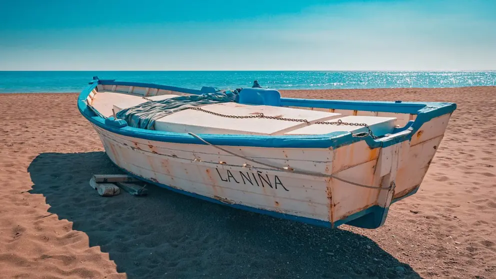 Barca de pesca en la playa